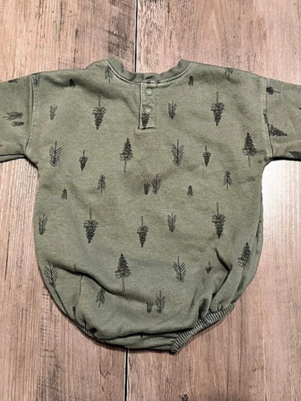 Grayson Collective Baby Bubble Long Sleeve Romper in Sage Green- Size 3-6 Months - Picture 2 of 3